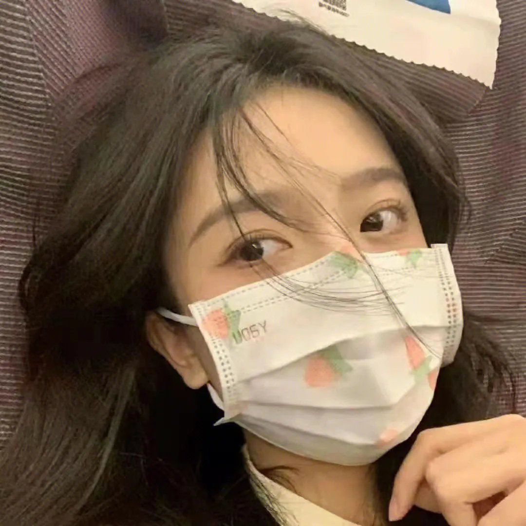 在巨大的洋葱之下